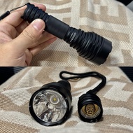 Convoy C8+ ไฟฉาย SST40 2000lm LED ไฟหน้าแบบพกพา4โหมดสำหรับโคมไฟไฟฉายเดินป่าตั้งแคมป์กลางแจ้ง