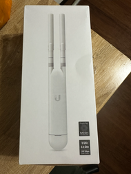 UniFi UAP-AC-M 9成9新＋UniFi US-8-150W PoE Switch 完整包裝