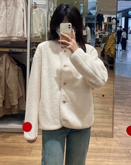 ทำด้วยขี้ผึ้งอ่อนนุ่มของแท้2024! UNIQLO เสื้อโค้ตขนแกะคอกลมขนแกะสำหรับผู้หญิง461660สไตล์เกาหลีเสื้อถ