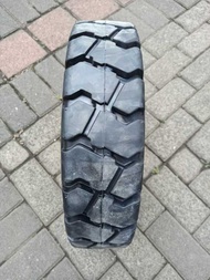 Achilles A-01 Ukuran 7.00-12 Ban Mati - Solid - Ban Buta Untuk Forklift 700-12