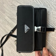 prada 郵差包