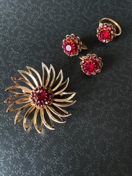 古董金色風扇紅萊茵石別針SARAH COV