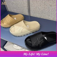 ML1 MLB Skipper Slide Sandal - New York Yankees Embossed Logo with Lightweight Cushioning | Unisex