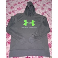 Baju under armour....