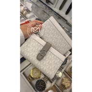 MK GREENWICH MED WALLET