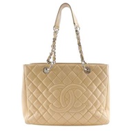 二手香奈兒 (Chanel) Grand Shopping Tote GST Matelasse Chain Tote A50995，米色魚子醬紋皮革。可肩背或手提。 A4 尺寸。女士款。
