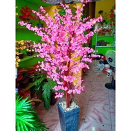 BUNGA SAKURA PLASTIK SUDUT RUANGAN TAMU