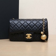 CHANEL CF口蓋包大Mini20黑色羊皮晶片開金扣金球調節扣肩帶肩背包