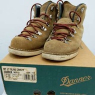 Danner mountain light olive cristy