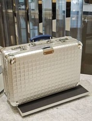 Rimowa 最新限量版 Classic Grid 1969 手提箱