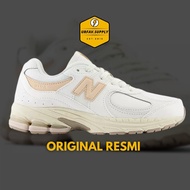 NEW BALANCE [OFFICIAL] New 2002r White Moonbeam Grade School ORIGINAL 100% LOCAL PAIR LEGIT