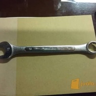Key tekiro brand single spanner, size 28mm