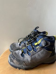 二手/ 迪卡儂兒童登山鞋 22.5cm