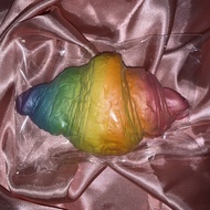 Ibloom rainbow croisant squishy