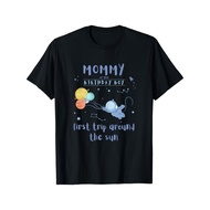 T-Shirt Hari Lahir Pertama Lucu Lelaki - Grafik Tema Angkasa Ibu dan Saya "Pertama Kali Mengelilingi