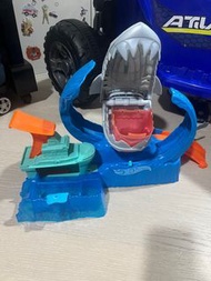 Hot Wheels 鯊魚攻擊玩具車軌道