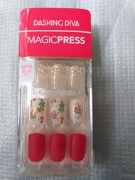 Dashing Diva Magic Press指甲片