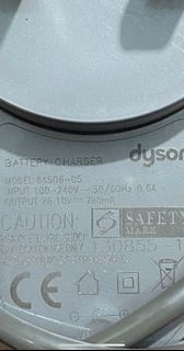 原廠戴森充電器 Genuine Dyson AC Adaptor Charger, 64506-05適用於：V6， V7, V8, DC58, DC61, DC62, DC72, DC74
