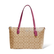 กระเป๋าสะพายไหล่ GALLERY TOTE IN SIGNATURE COACH CH504S