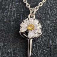 GD Daisy Cheer Stick Necklace Clavicle Chain