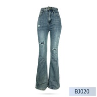 Niyom jeans รุ่น BJ020 กางเกงยีนส์ผู้หญิง   ทรงขาม้า   สียีนส์อ่อน ฟอก เเต่งเฟด ผ้าไม่ยืด  เเต่งขาด