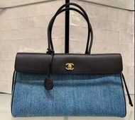 Chanel 26a medium shopping bag demin blue black 法棍袋中號 牛仔布拼黑色皮 購物袋 單肩包 手袋 east west tote bag  小號 26b 