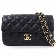 全新未使用 CHANEL 迷你絎縫 20 A69900 羊皮隨機序號鏈條肩背包，黑色，金色五金配件，含原廠盒和防塵袋，法國製造