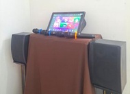送一年會員，1TB國際版 五合一音王InAndOn 2026曲庫系統 點歌機，可直接喇叭用得！(淨機及咪$1580/包全新喇叭全套＄1850）跟保用！