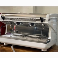 Nuova simonelli appia 2 - Mesin Kopi Bekas putih