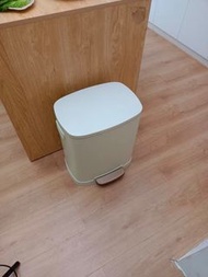 義賣，收益全數捐動保機構，會提供收據 Rubbish Bin垃圾袋 20L 奶油白