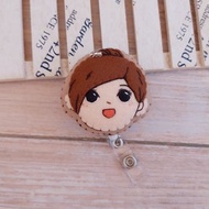 不織布 Q版漫畫 包包頭娃娃 伸縮證件夾 易拉扣 溜溜球