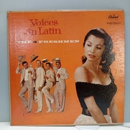 #AA129-25 LP TERPAKAI [ THE 4 FRESHMEN - VOICES IN LATIN ] USED LP < G >
