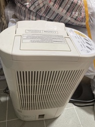 Panasonic 空氣抽濕機 F-Y601ZH 操作正常