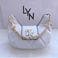 กระเป๋าคล้องไหล่ LYN งานสายโซ่สลับหนังทรงพอช งานหนังเเละผ้าทวิต 2025 มี 5 สี ขนาด 9  นิ้ว 23 x 6.3 x