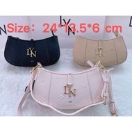 🌸🌸  LYN  🌸🌸   งาน outlet ขนาด  24 cm พร้อมถุงผ้าค่ะ😍