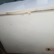 FREEZER BOX 200 LITER SECOND BEKAS FRIGIGATE SHARP