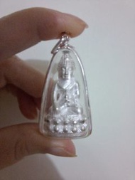 【瓦‮旺巴‬山卡拉杨2540年‮——‬药师佛】 ‮王僧‬庙瓦巴旺 由僧王山‮拉卡‬杨亲自主持‮持加‬仪式 带领龙婆苏‮萨拉‬ 龙婆viriyang 龙婆扎‮ 兰‬超过108位高僧于瓦巴旺僧‮庙王‬一同