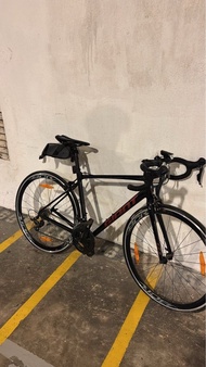 Giant 黑色公路車