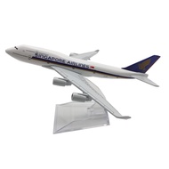 Singapore airlines B747 Airplane Model 16cm(Airplane Model + Display Stand)