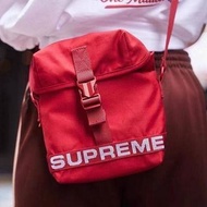 💗免順豐運費💗 Clear Stock | Super Low Price | 街頭潮人必備 Supreme經典正紅耐磨防水輕便斜挎單肩小包|