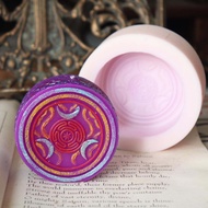 Hekate Wheel A38 โคมเทียนตกแต่งสำหรับงานฉลองและของขวัญ เครื่องประดับตกแต่งหัวเข็มขัดแบบติดผ้า ชิ้นส่