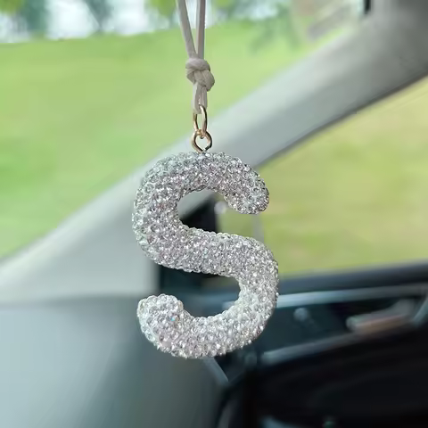 Letter S automotive pendant rearview mirror pendant delicate crystal trailer trailer on-board decora