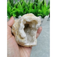 011 white agate geode 313g