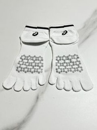 現貨$25/1 對; $45/2對; $60/3對; 日本 Asics low cut 5 toes grip socks 5指防滑膠短筒運動 (Size: 22 - 25 cm)