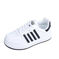 Warrior | รองเท้าผ้าใบลำลองที่ระบายอากาศได้