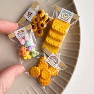 Miniature cookies in 1:6 scale