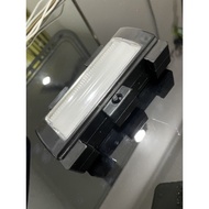 Lampu Kecemasan bateri 3A x 3 ( bateri tidak disediakan)