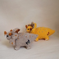 毛線娃娃 手作玩偶 辦公室角落生物 毛線恐龍 三角龍 黃/淺棕