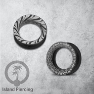Ear-tunnel Silicone Double flair Silicone Piercing Earrings Black with engraving