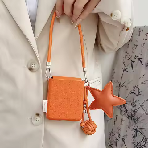 Luxury Lucky Cloud Pattern Phone Case with Star Pendant Leather Strap for Motorola Razr50 Razr 50 Ul